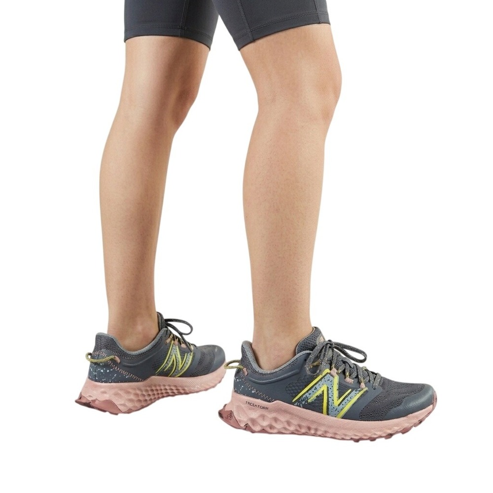 New Balance Fresh Foam Arishi Women's Size 8.5 Grey Pink Outdoor‎ Trail Shoes